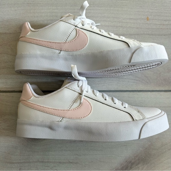NIKE Court Royale Light Pink & White Sneakers Brand New - Picture 3 of 5